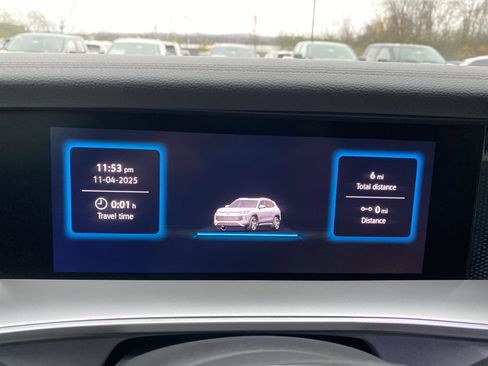 New 2025 Volkswagen Tiguan SE image 17