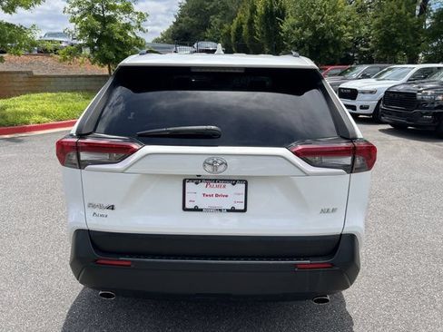 Used 2019 Toyota RAV4 XLE Premium FWD image 7