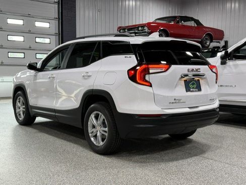 Certified 2023 GMC Terrain SLE w/ Driver Convenience Package AWD/4WD image 3