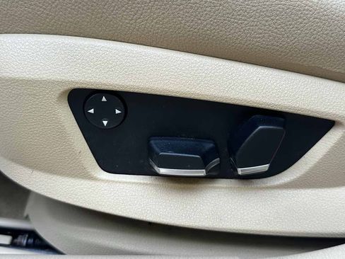 Used 2011 BMW 528i Sedan RWD image 14