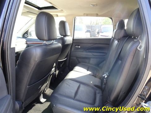 Used 2015 Mitsubishi Outlander GT AWD/4WD image 12