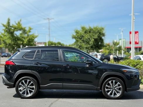 Used 2025 Toyota Corolla Cross XLE w/ Convenience Package AWD/4WD image 6