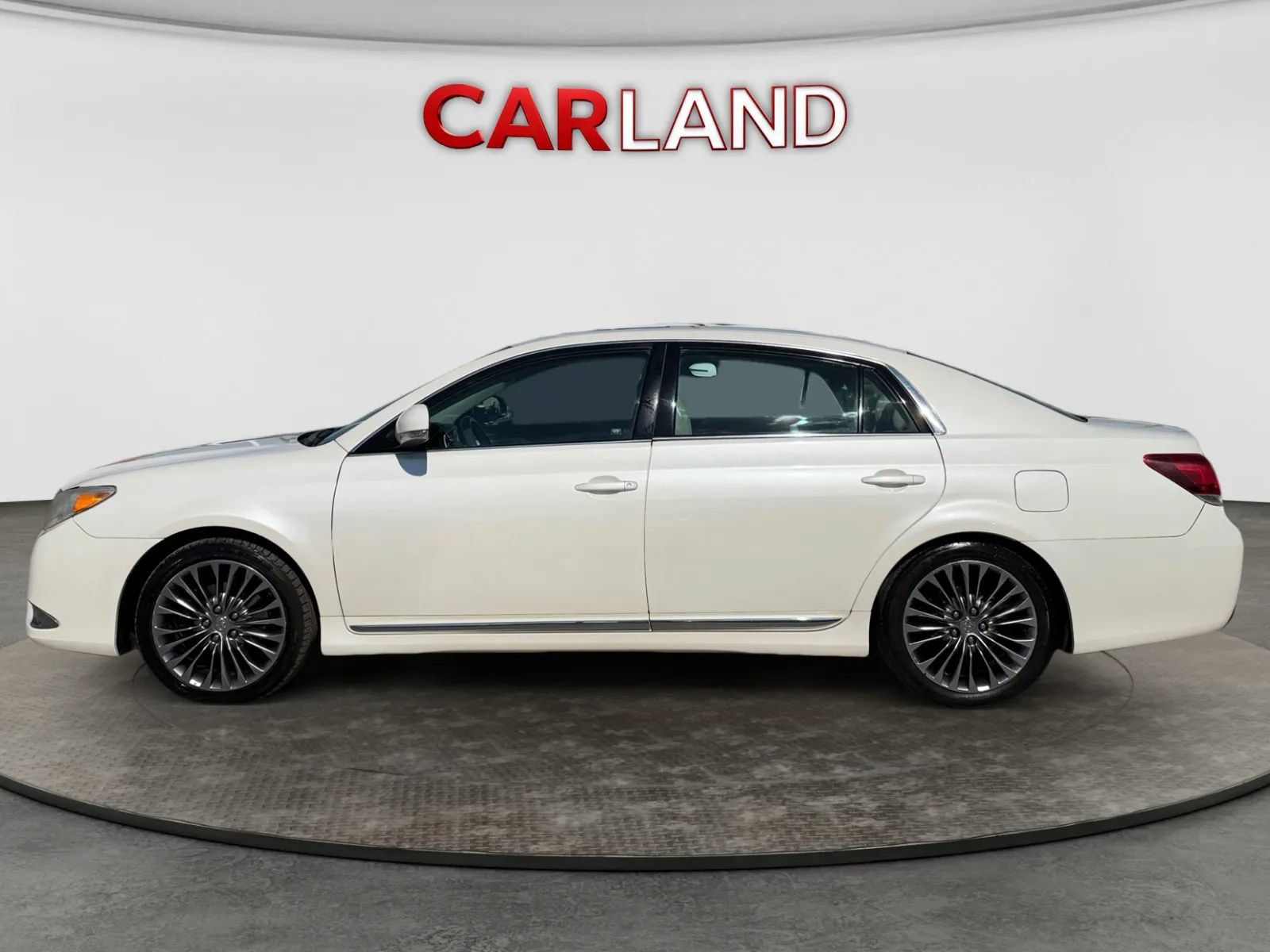 Used 2011 Toyota Avalon FWD image 2