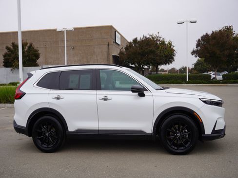 Used 2025 Honda CR-V Sport-L image 4