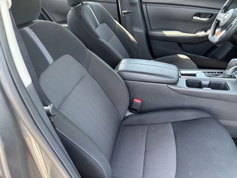 Used 2025 Nissan Sentra SV image 33