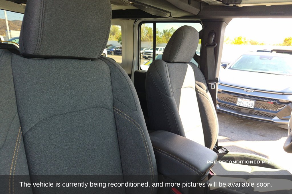 Used 2026 Jeep Wrangler Unlimited Sahara AWD/4WD image 15