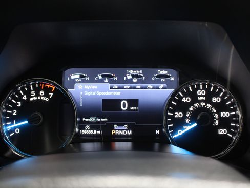 Used 2017 Ford F150 Platinum w/ Equipment Group 701A Luxury image 14