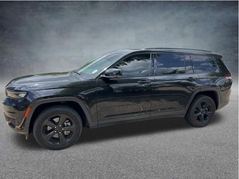 Used 2022 Jeep Grand Cherokee L Laredo RWD image 3