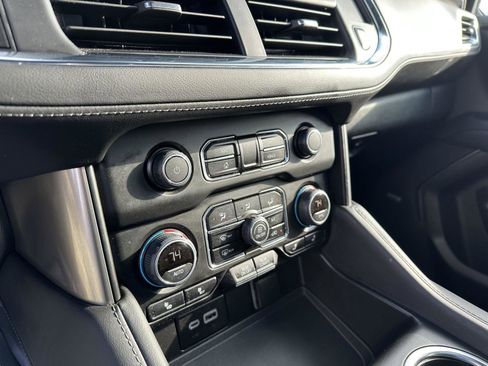 Used 2024 Chevrolet Tahoe Z71 w/ Luxury Package image 29