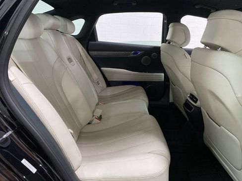 Used 2024 Genesis G80 image 79