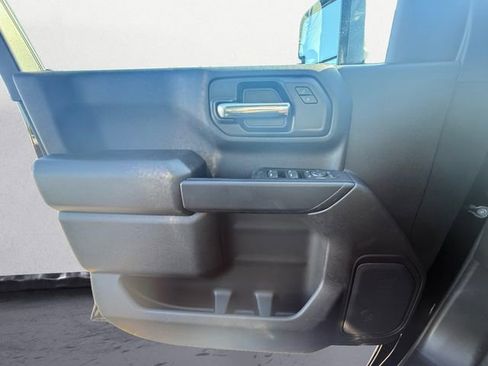 Used 2025 Chevrolet Silverado 2500 Custom w/ Custom Value Package image 17