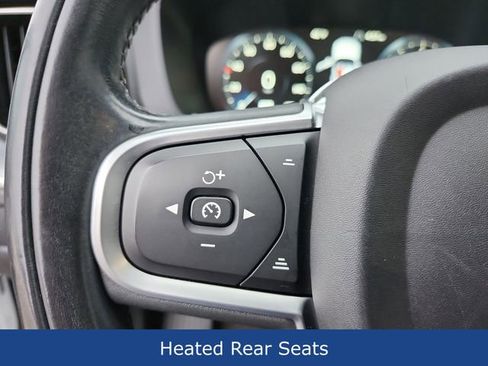 Used 2019 Volvo XC60 T6 Momentum w/ Multimedia Package image 23