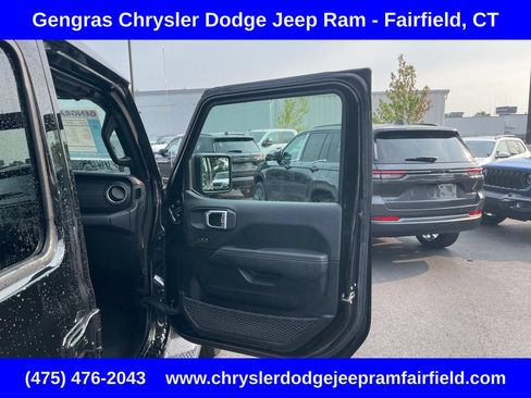 Used 2023 Jeep Wrangler Unlimited Sahara w/ Cold Weather Group AWD/4WD image 20