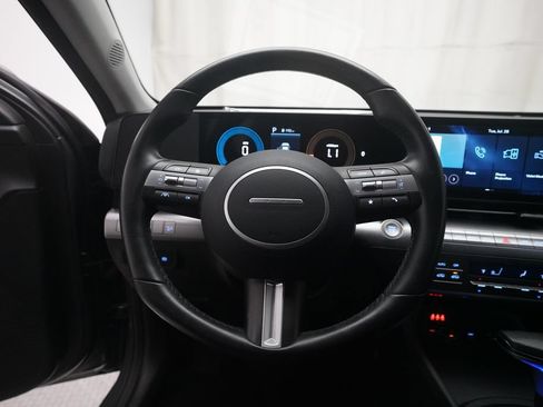 Used 2025 Hyundai Kona SEL AWD/4WD image 4