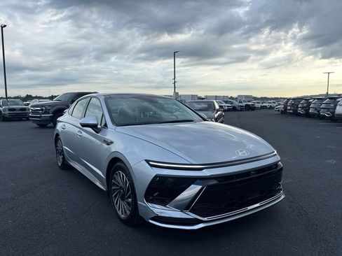 Used 2024 Hyundai Sonata Limited FWD image 1