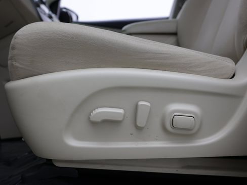 Used 2019 Nissan Murano SV w/ Premium Package FWD image 16