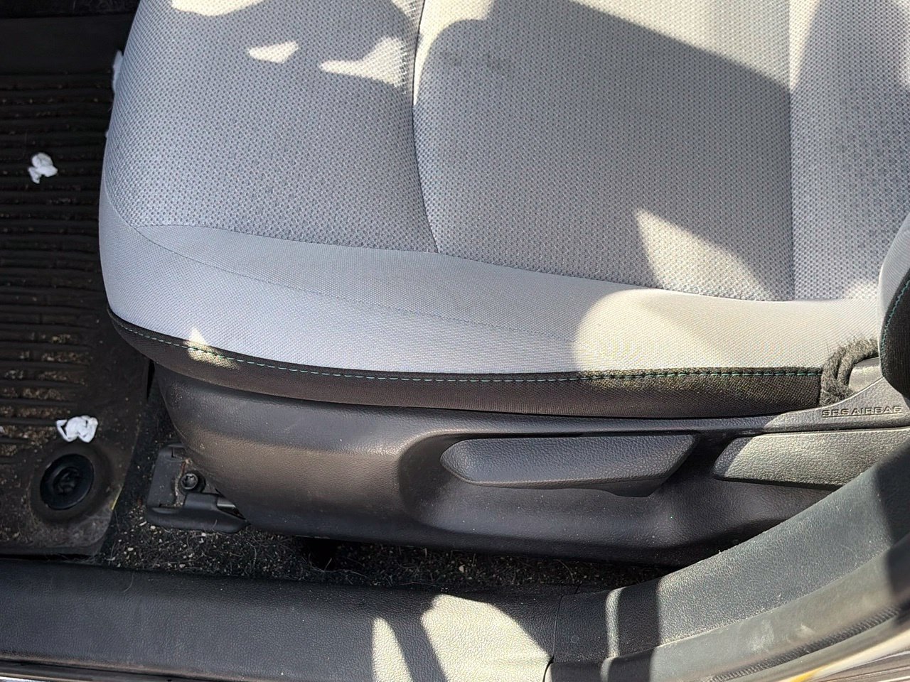 Used 2022 Toyota Prius LE FWD image 5