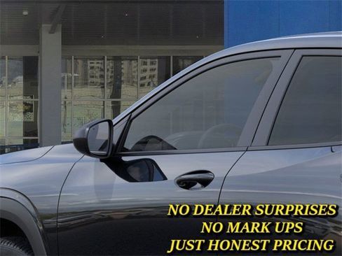 New 2026 Chevrolet Trax LS w/ Driver Confidence Package image 12