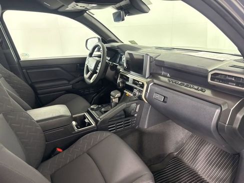 Used 2025 Toyota Tacoma SR5 image 15