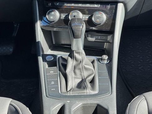 Used 2024 Volkswagen Jetta SE image 13