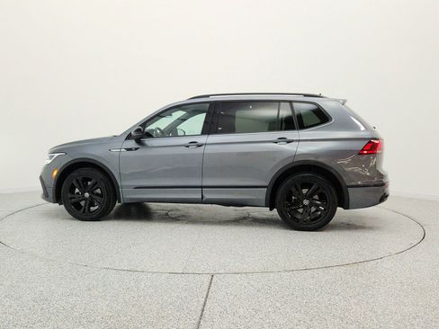 Used 2024 Volkswagen Tiguan SE R-Line FWD image 8