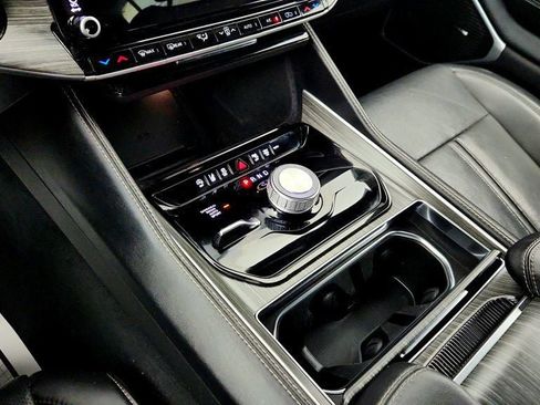 Used 2023 Jeep Wagoneer Series II w/ Premium Group I image 16