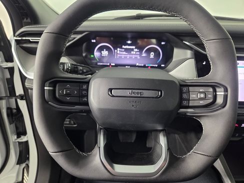 New 2026 Jeep Cherokee Laredo AWD/4WD image 15
