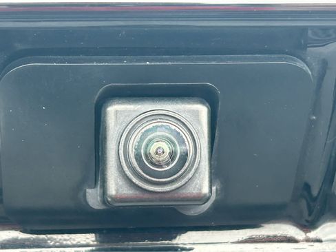 Used 2024 Nissan Altima 2.5 SV FWD image 8