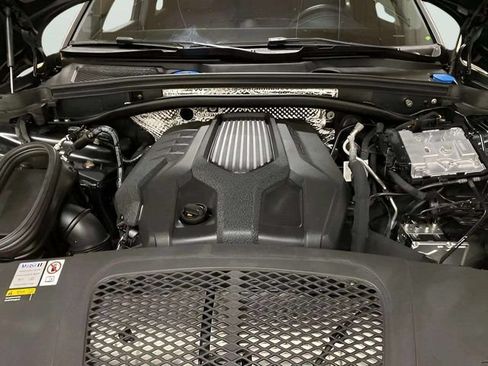 Used 2023 Porsche Macan AWD/4WD image 75