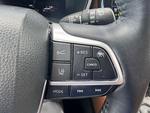 Used 2023 Toyota Highlander Platinum AWD/4WD image 29