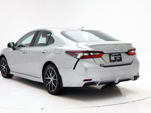 Used 2024 Toyota Camry SE image 7