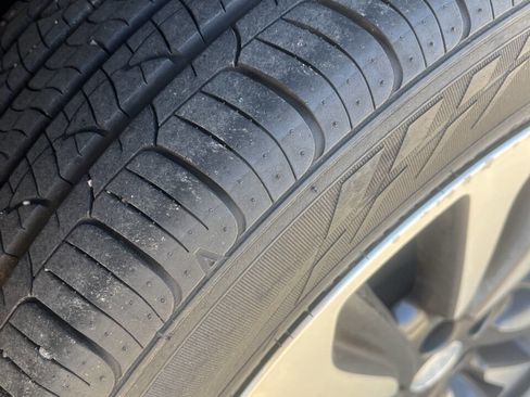 Used 2018 Buick Encore Essence image 4