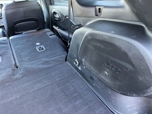 Used 2022 Jeep Cherokee Limited image 70