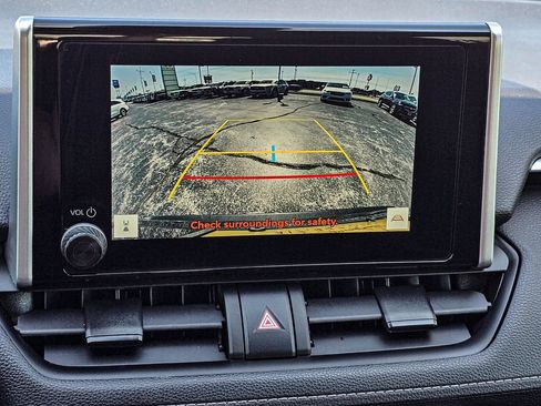 Used 2024 Toyota RAV4 XLE AWD/4WD image 19