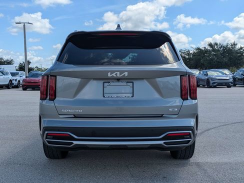 Used 2023 Kia Sorento SX Prestige w/ Panoramic Sunroof Package AWD/4WD image 6