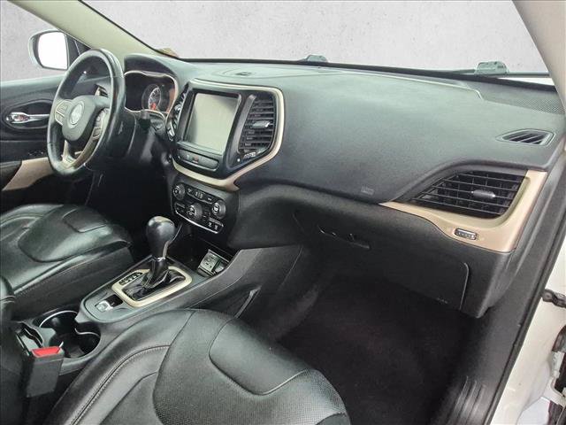 Used 2017 Jeep Cherokee Limited w/ Luxury Group FWD image 24
