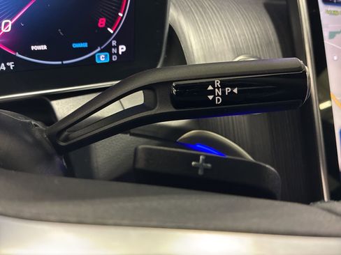 Used 2025 Mercedes-Benz GLC 300 4MATIC image 13