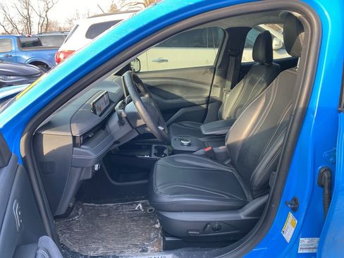 Used 2022 Ford Mustang Mach-E Premium image 10