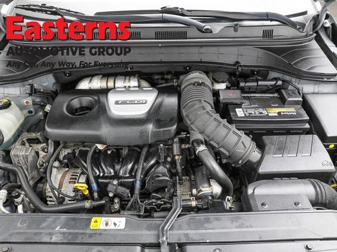 Used 2019 Hyundai Kona Limited image 7