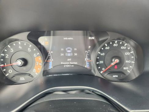 Used 2025 Jeep Compass Trailhawk AWD/4WD image 16