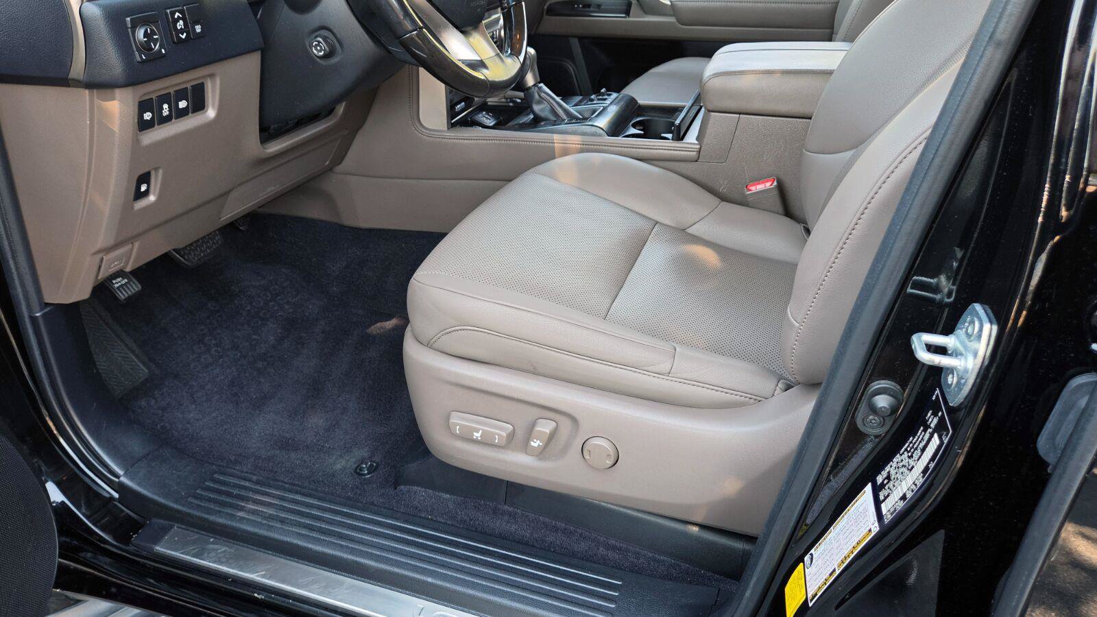 Used 2020 Lexus GX 460 Premium w/ Premium Package AWD/4WD image 25