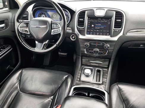 Used 2019 Chrysler 300 Touring L w/ Quick Order Package 22F RWD image 11