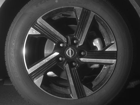 Used 2025 Nissan Sentra SV FWD image 13