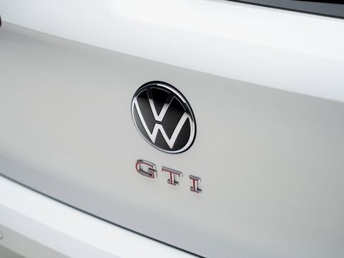 Used 2025 Volkswagen GTI SE image 30