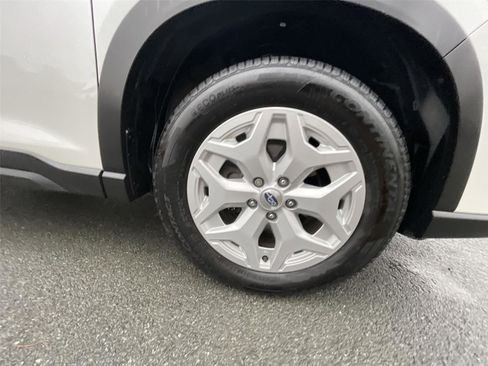 Used 2022 Subaru Forester 2.5i image 10