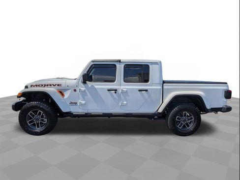Used 2025 Jeep Gladiator Mojave AWD/4WD image 7