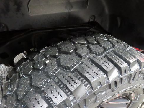 Used 2017 Jeep Wrangler Unlimited Sahara w/ Connectivity Group image 30