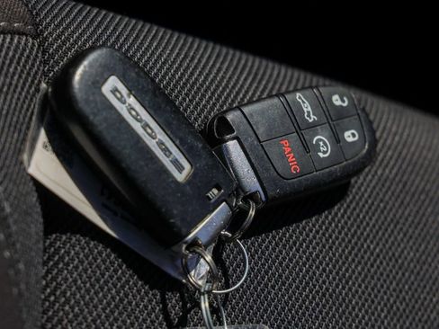 Used 2019 Dodge Charger SXT RWD image 31