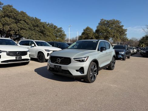 New 2026 Volvo XC40 B5 Ultra w/ Climate Package image 2