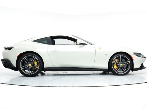 Certified 2023 Ferrari Roma image 9